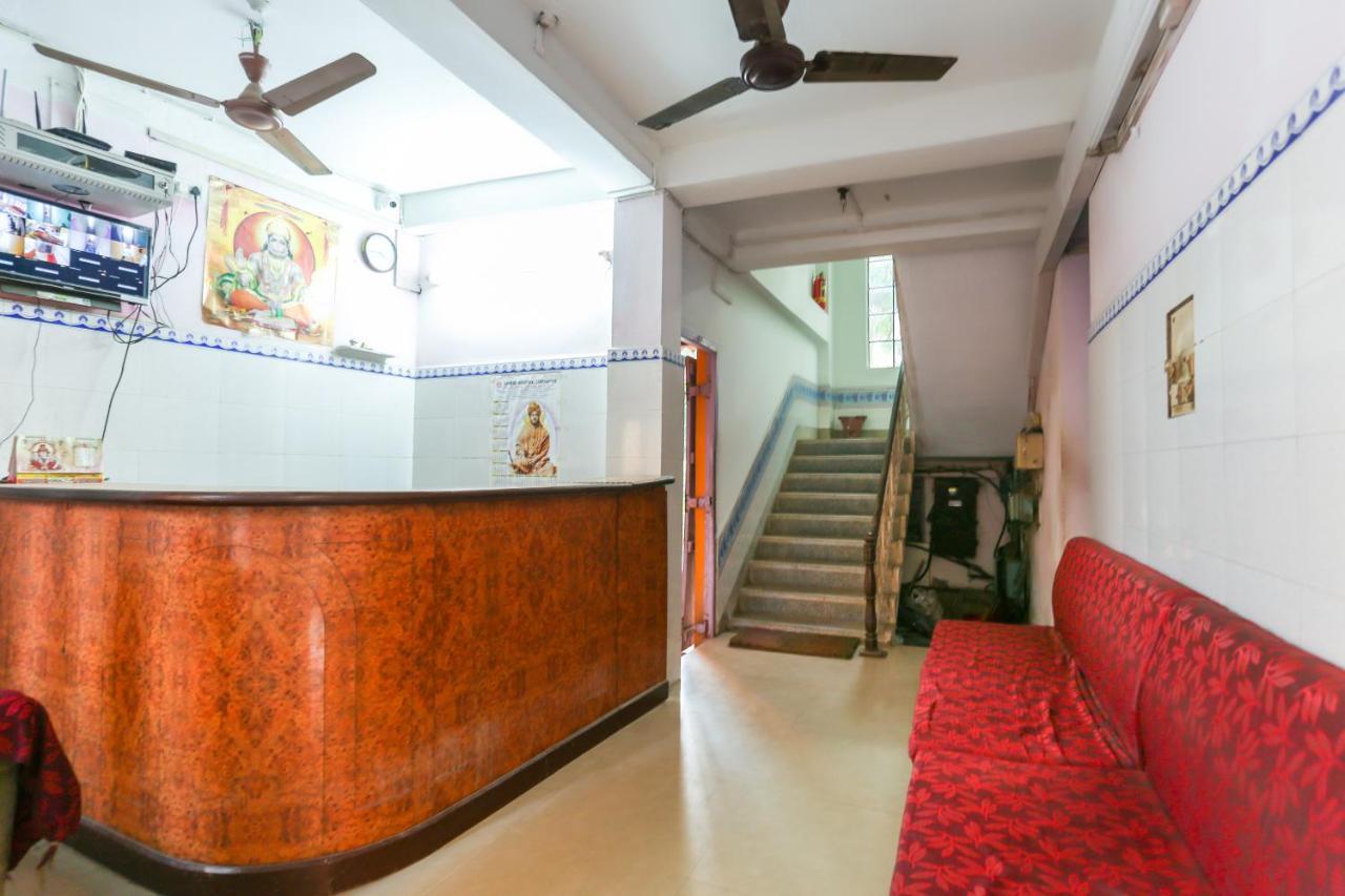 מלון Vrindāvan Spot On 75685 Shri Giriraj Dham מראה חיצוני תמונה