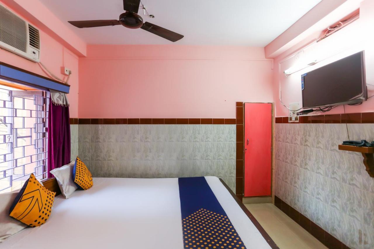 מלון Vrindāvan Spot On 75685 Shri Giriraj Dham מראה חיצוני תמונה